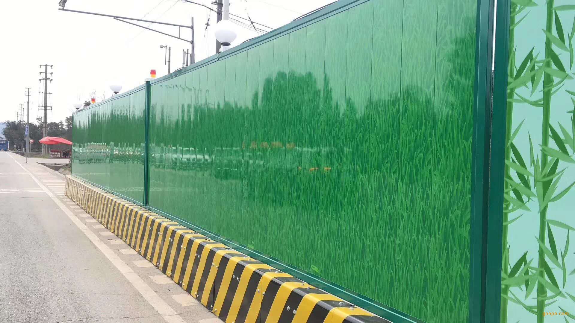 草坪围挡.jpg