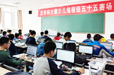 为什么编玩边学编程冬令营活动能促进孩子多维发展