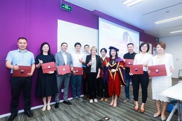 曼大中国中心2021年夏季毕业庆典圆满举行