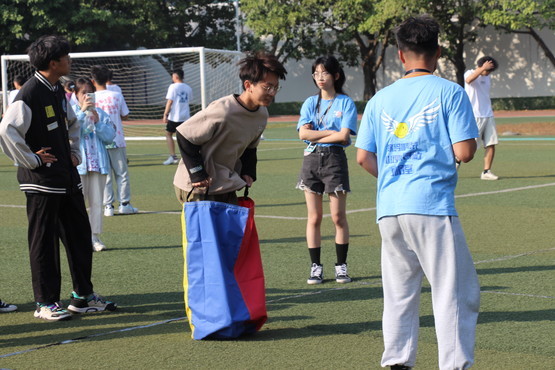 广州软件学院举办大学生综合素质拓展训练营