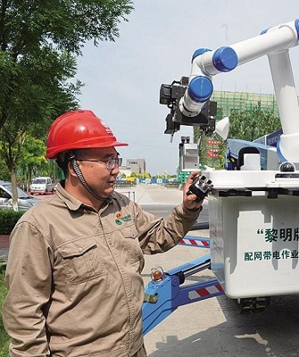 二十大代表风采丨张黎明:用匠心点亮万家灯火 二十大代表风采丨张黎明:用匠心点亮万家灯火