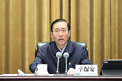 全面贯彻习近平新时代中国特色社会主义思想</p><p>　　坚决把党的二十大作出的重大决策部署付诸行动见之于成效