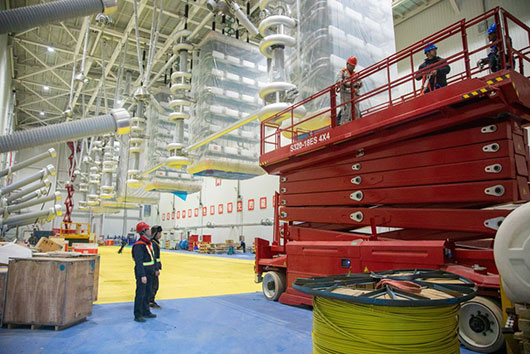 新华全媒+丨看大凉山如何建起“西电东送”巨型换流站 新华全媒+丨看大凉山如何建起“西电东送”巨型换流站