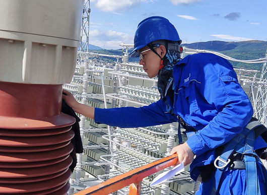 新华全媒+丨看大凉山如何建起“西电东送”巨型换流站 新华全媒+丨看大凉山如何建起“西电东送”巨型换流站